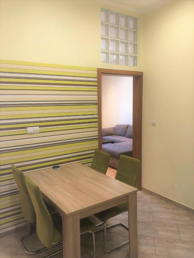 Corvin Square Apartment Budapest Ngoại thất bức ảnh
