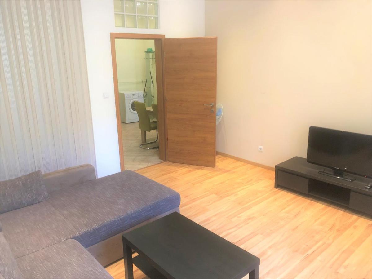 Corvin Square Apartment Budapest Ngoại thất bức ảnh