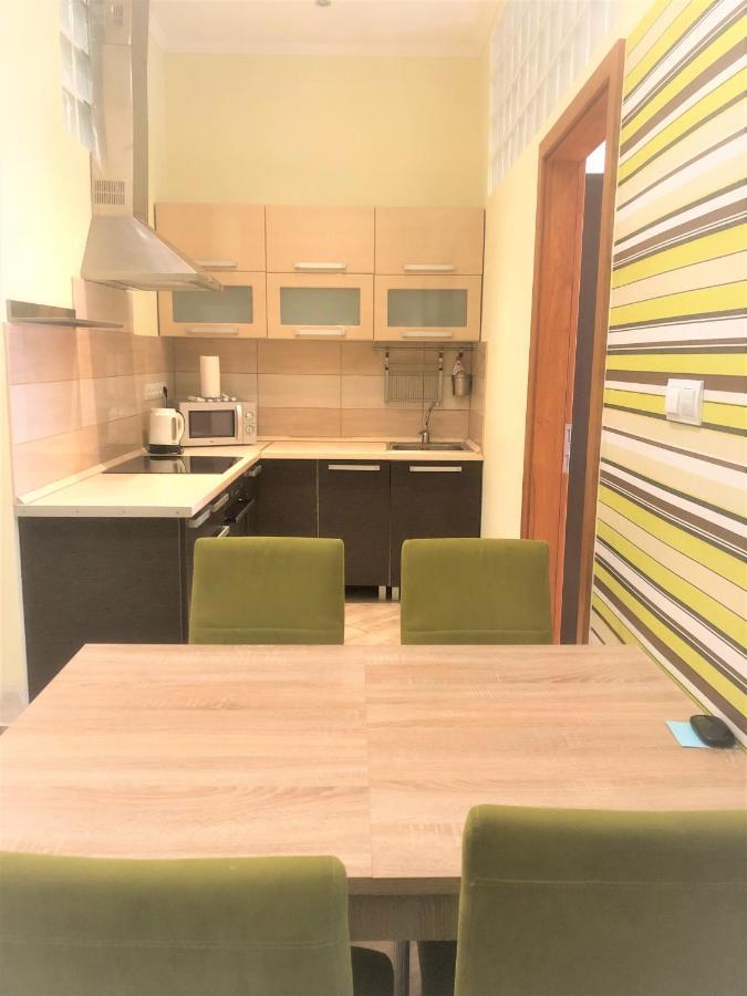 Corvin Square Apartment Budapest Ngoại thất bức ảnh